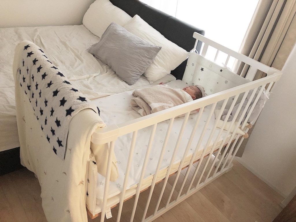 ファルスカ ベッドサイドベッド03 安全ベルトつき farska (ファルスカ