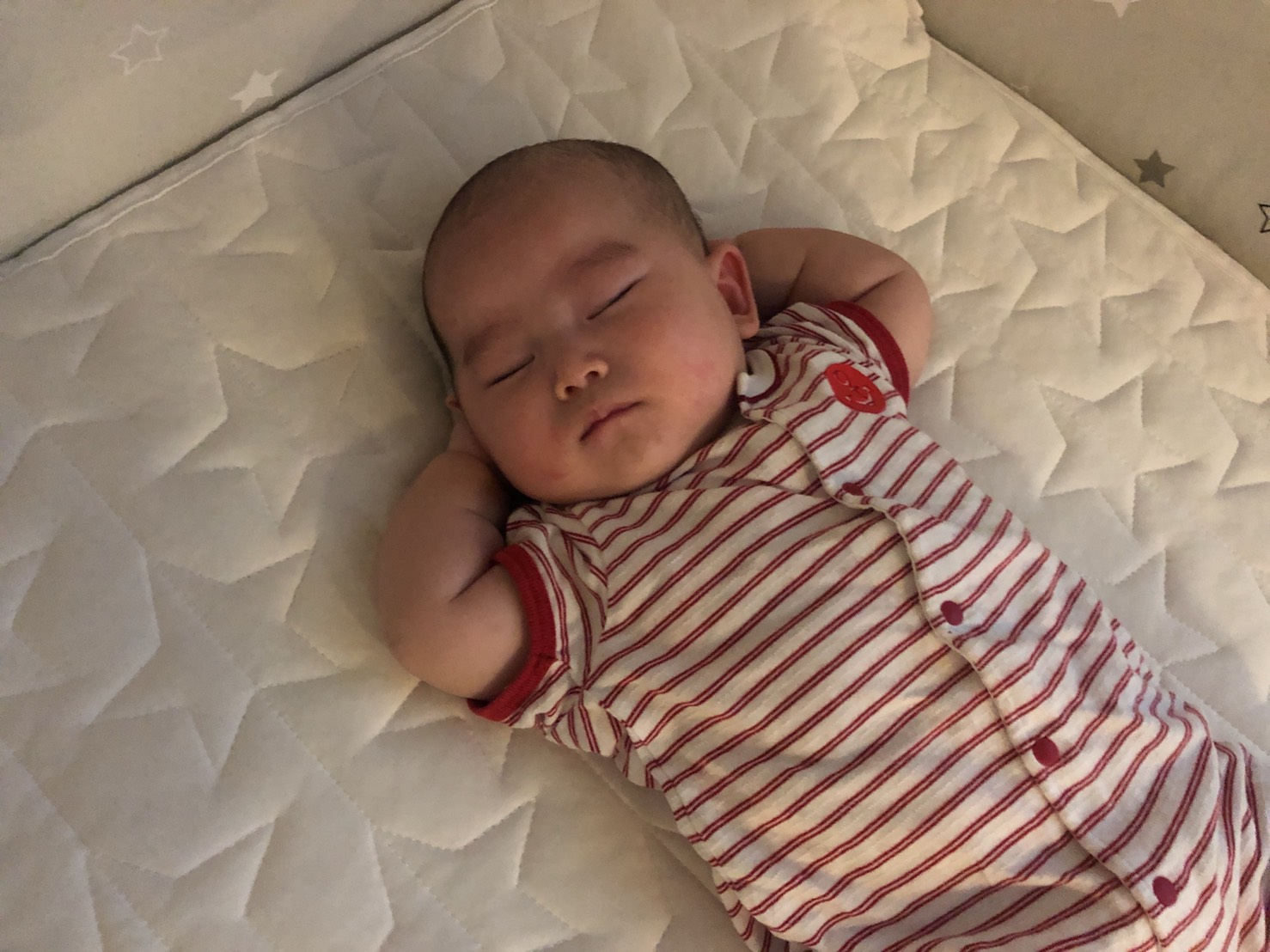 生後4ヶ月のスケジュールと1日の過ごし方 授乳間隔や睡眠時間の変化について Yunoto