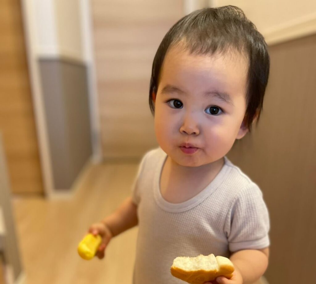 生後1歳半のスケジュールと1日の過ごし方！授乳間隔や睡眠時間の変化について1歳半の1日の生活リズム Yunoayato 