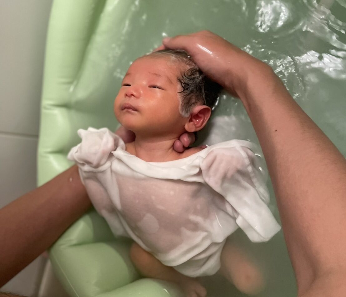 新生児　沐浴